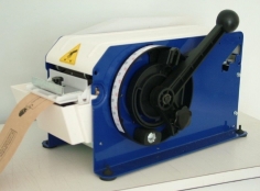 Aparelho Semi-Automático (manual) para Aplicação de Fita Gomada