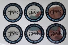 Rótulo Adesivo Metalizado Fundo Prata ou Dourado - FOTO 2